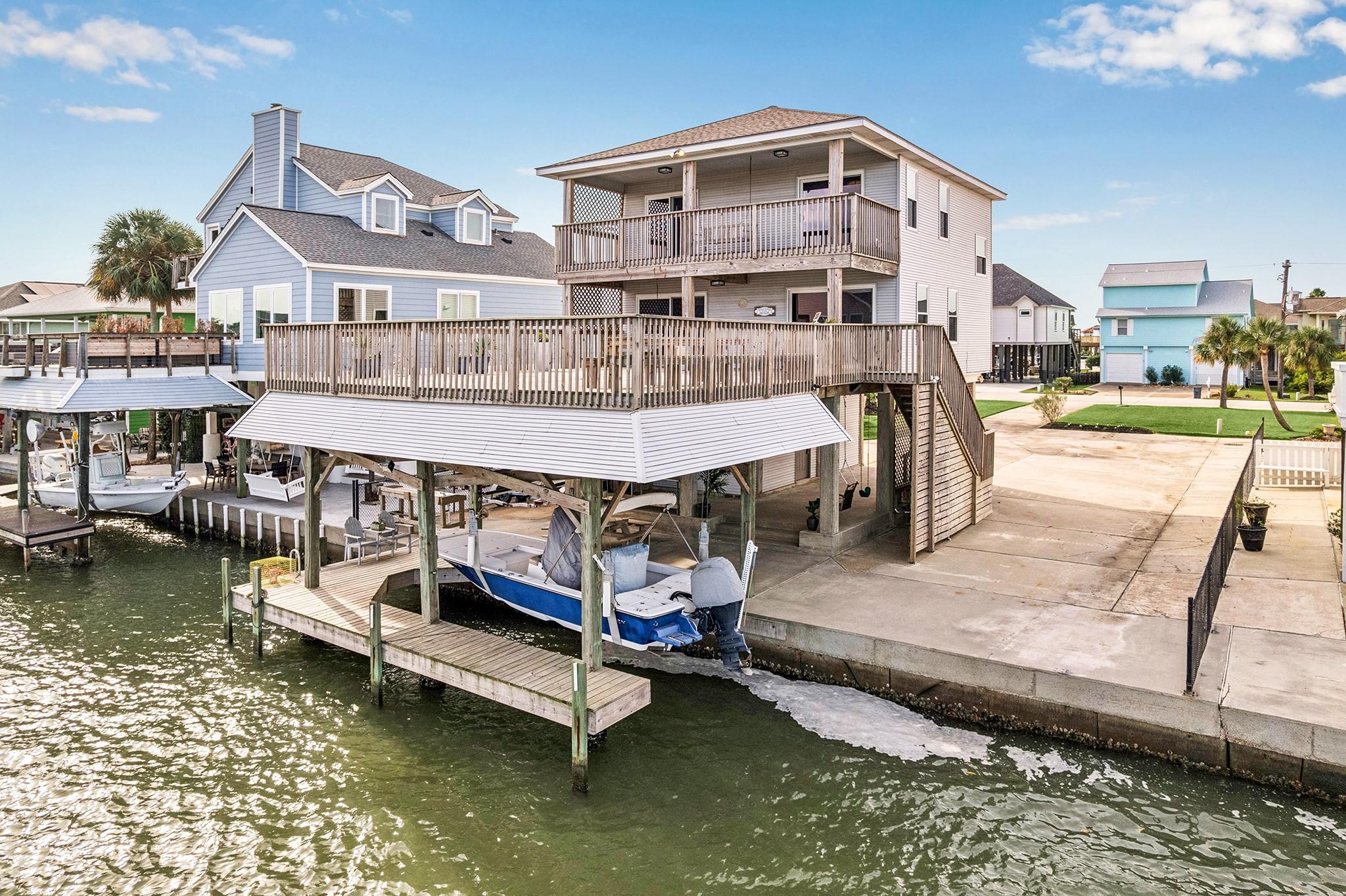Image 4: Experience waterfront living at its finest in this