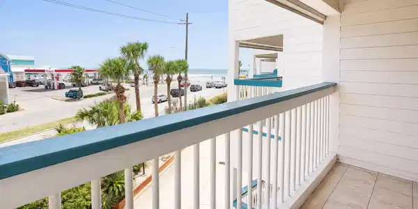 6102 Seawall Boulevard