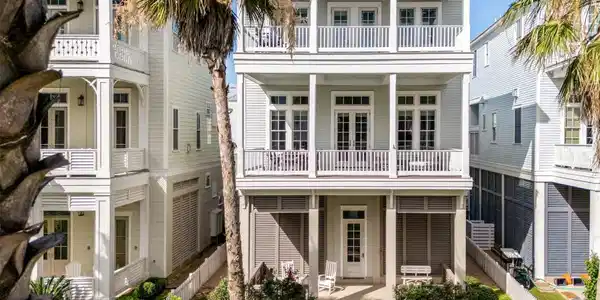 802 Beachtown Passage