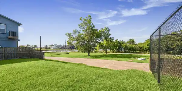 Image 4: Nature views from the back of the lot perfect for