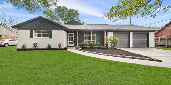 910 Cedar Lane