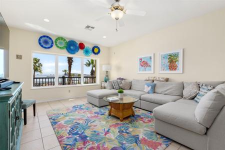 301 E Houston Street