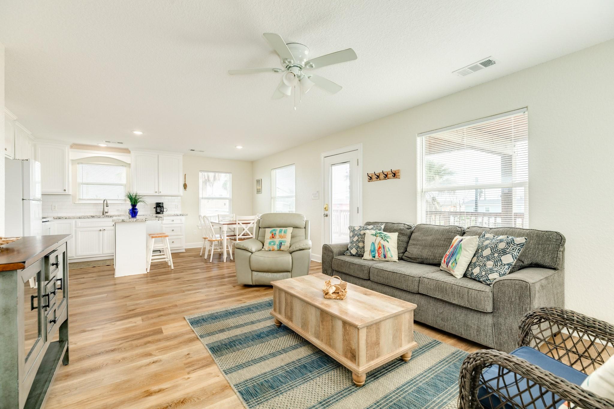 Image 2: Experience seamless living with an open-concept sp