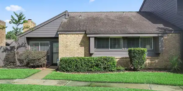 2333 Broadlawn Drive