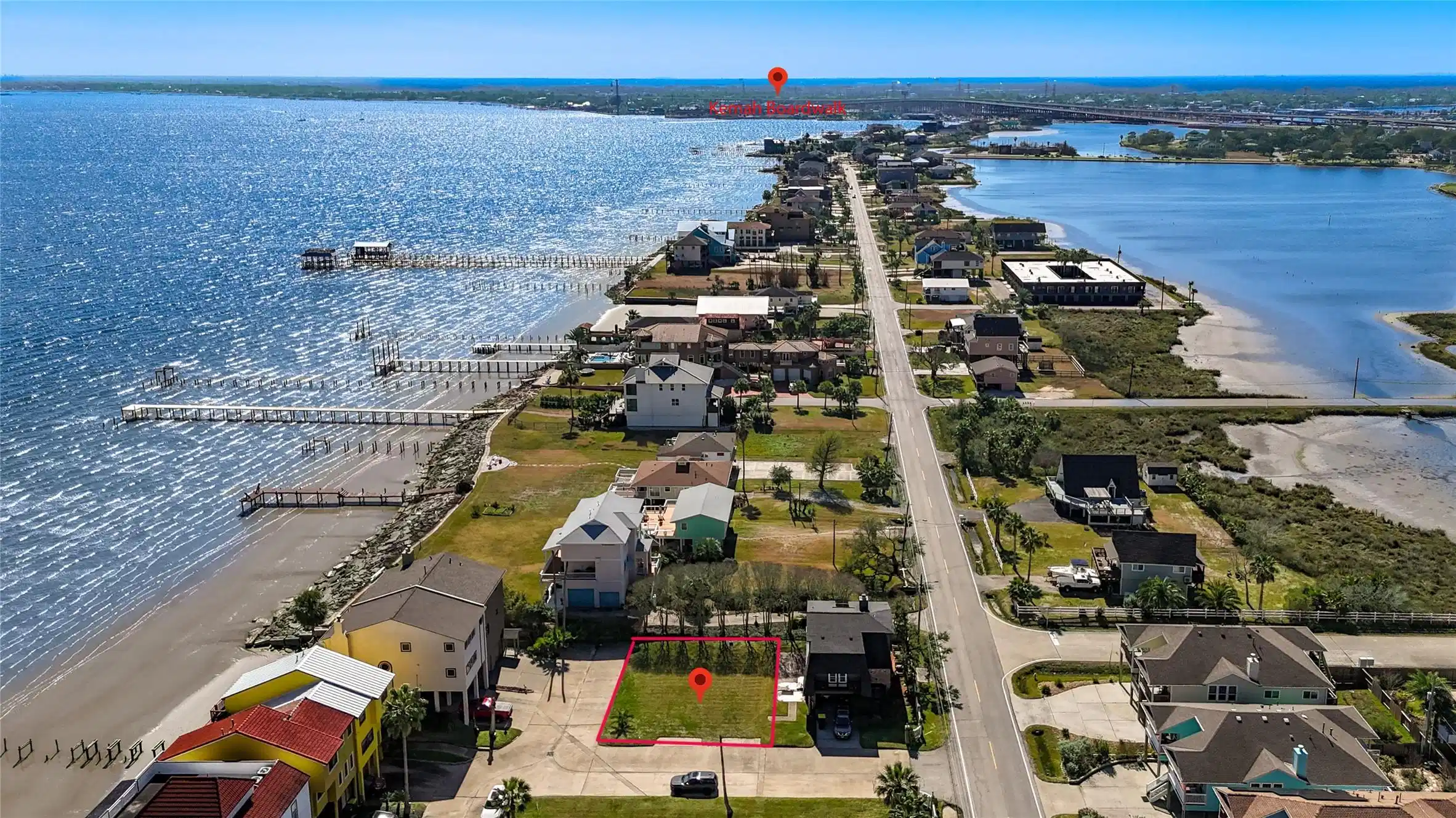 Image 1: Located on the bay side of Seabrook this homesite