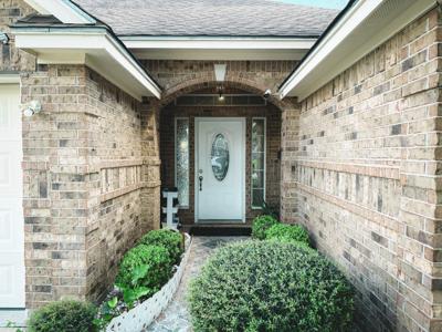 1102 N Shepherd Drive