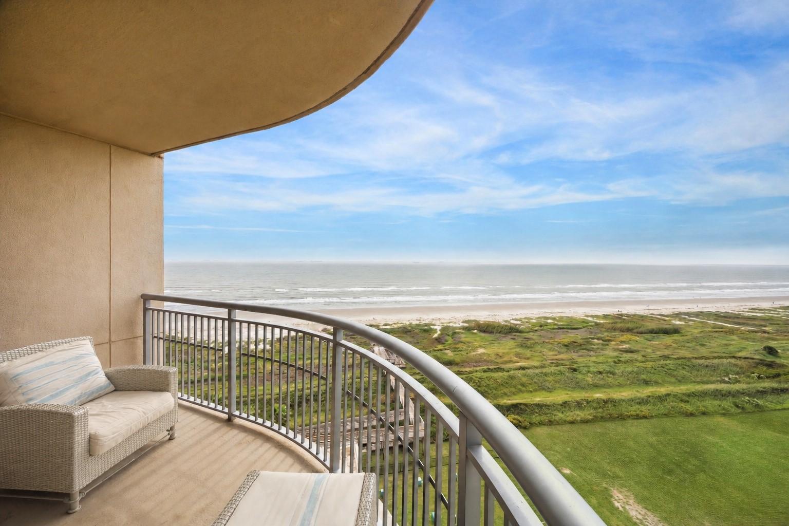 Image 3: Another view of beachfront balcony.