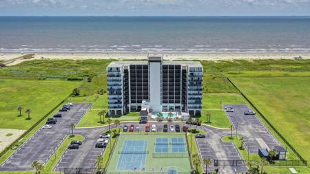 415 E Beach Drive