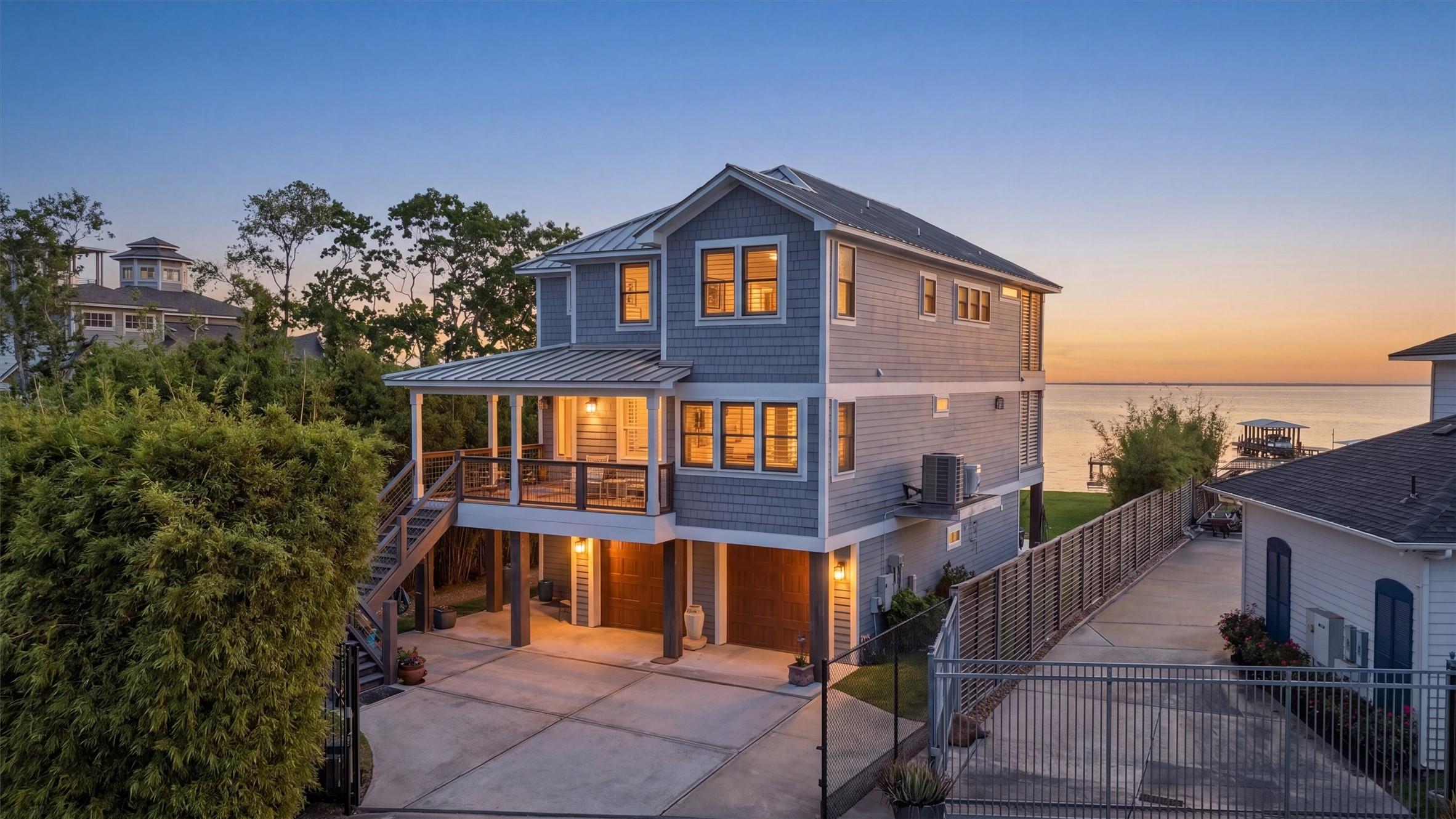 Image 1: 4019 Bayshore Dr