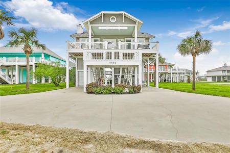 2725 Gillespie Drive
