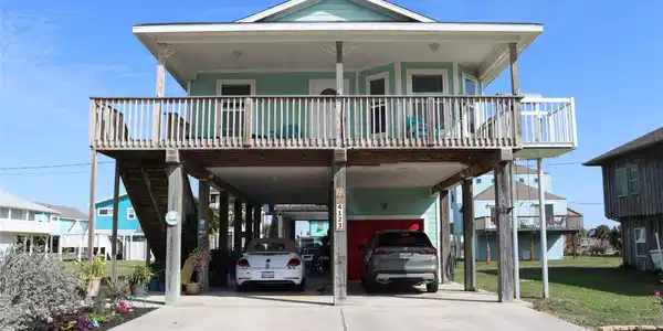 4123 Reeves Drive