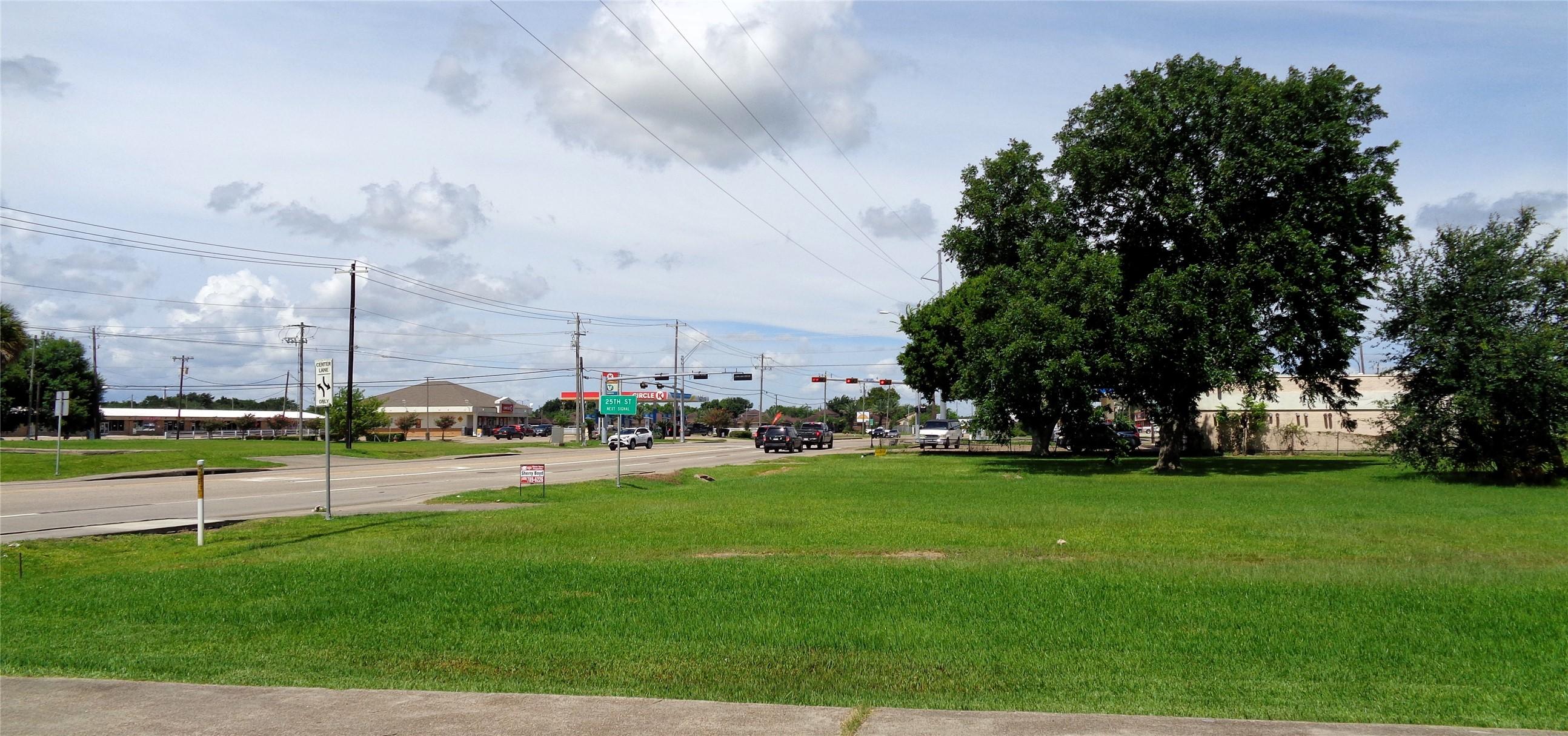 Image 2: Busy cross streets of Loop 197 & 29th St N