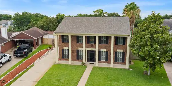 2802 Sandpebble Drive Drive