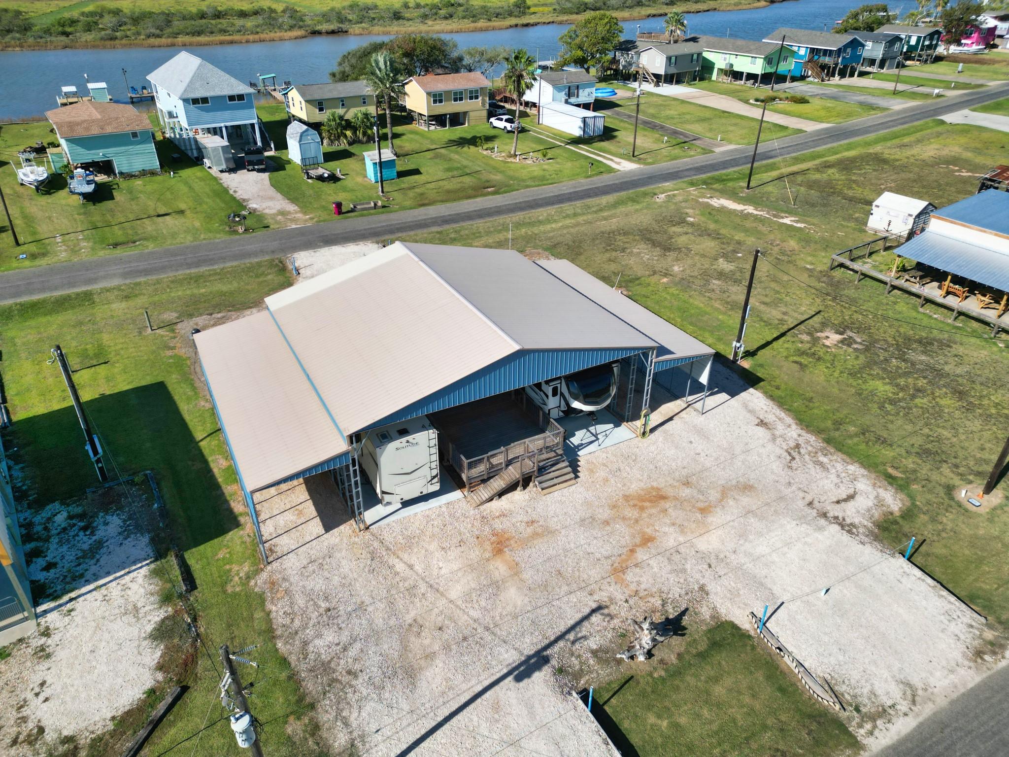 Image 1: 3 lots with 3 RV hookups and 3 driveways for acces