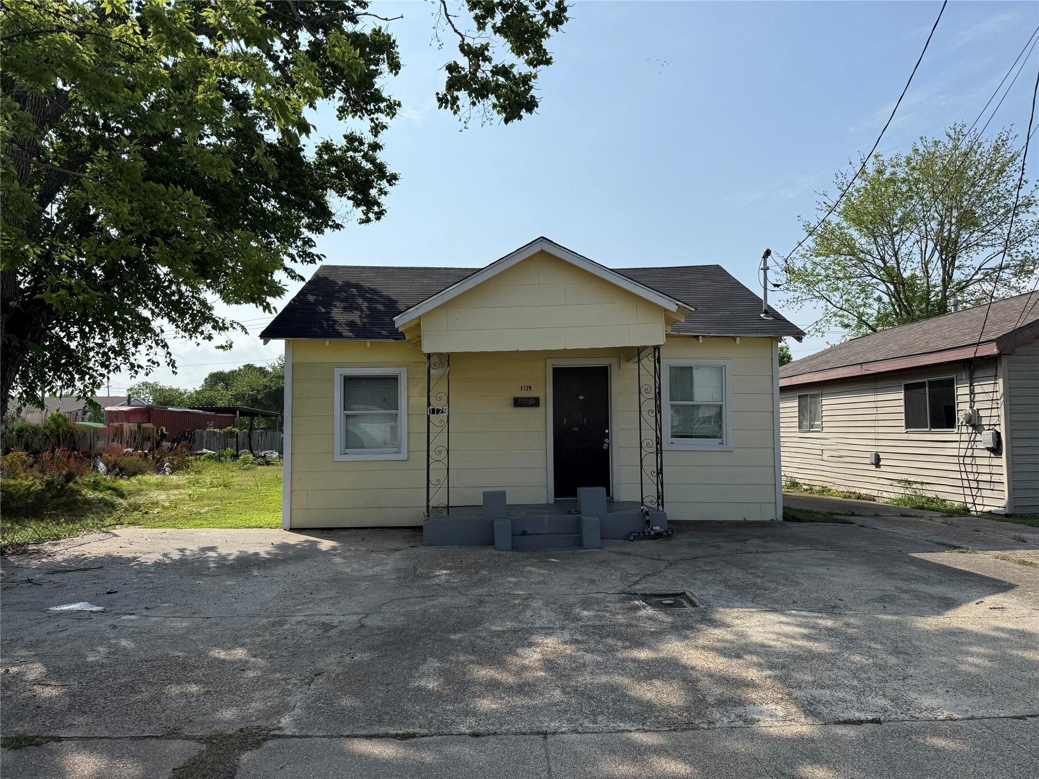 Image 1: 1129 Beech St