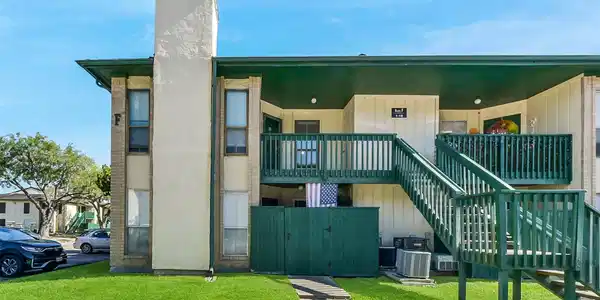 1516 Bay Area Boulevard