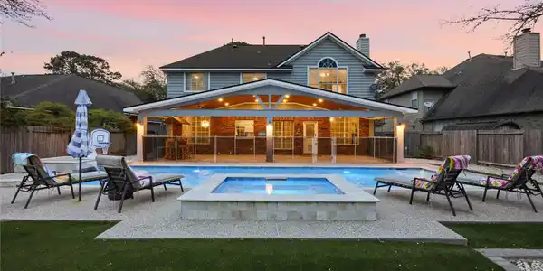 1513 Mija Lane