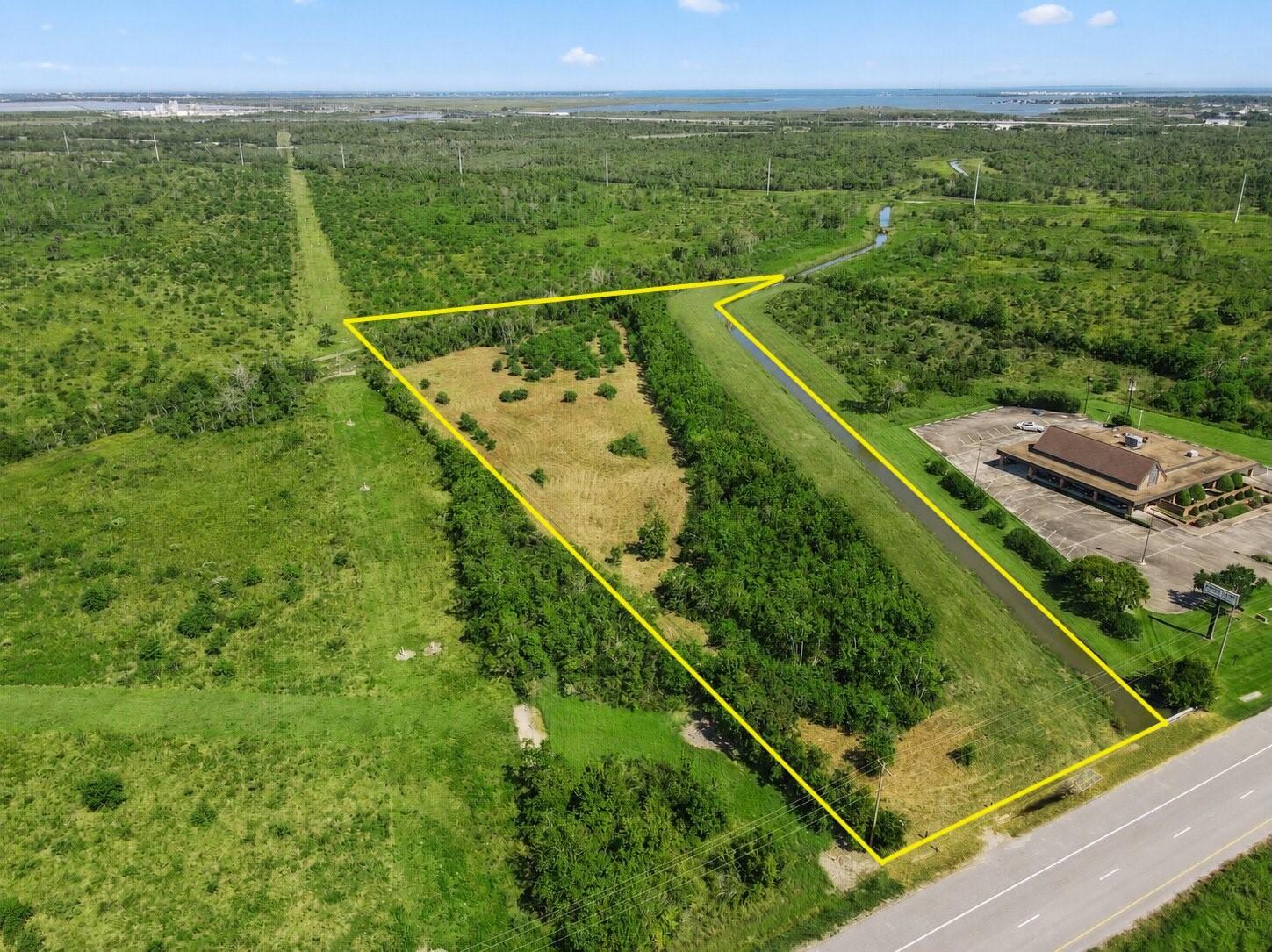 Image 1: Yellow line is an estimate. Review survey for exac