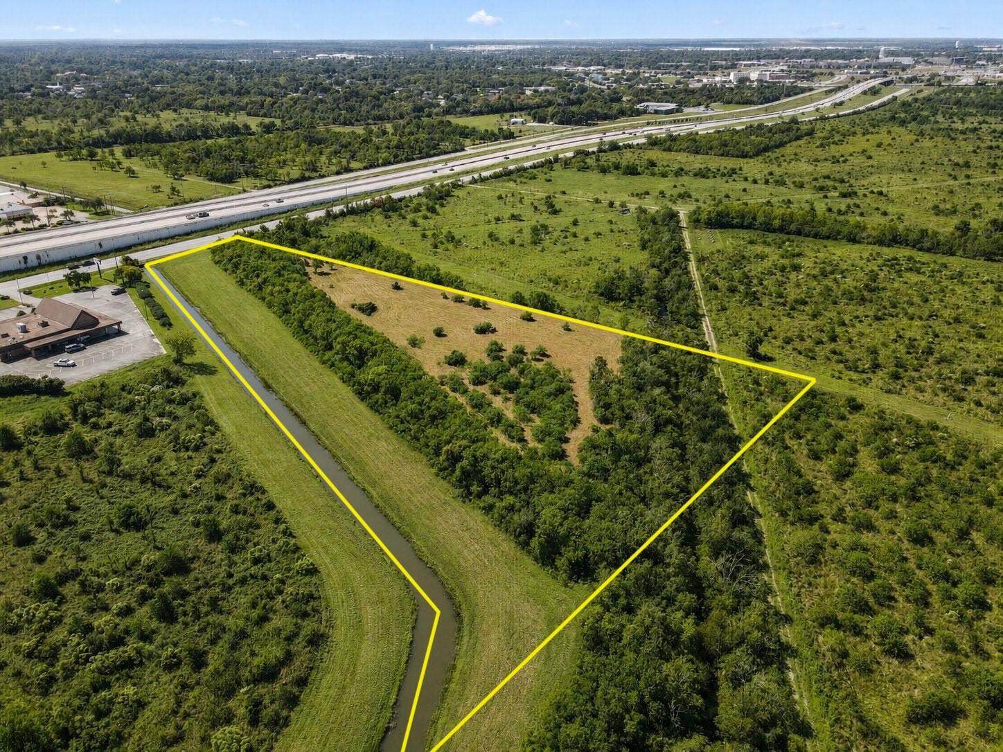 Image 4: Yellow line is an estimate. Review survey for exac