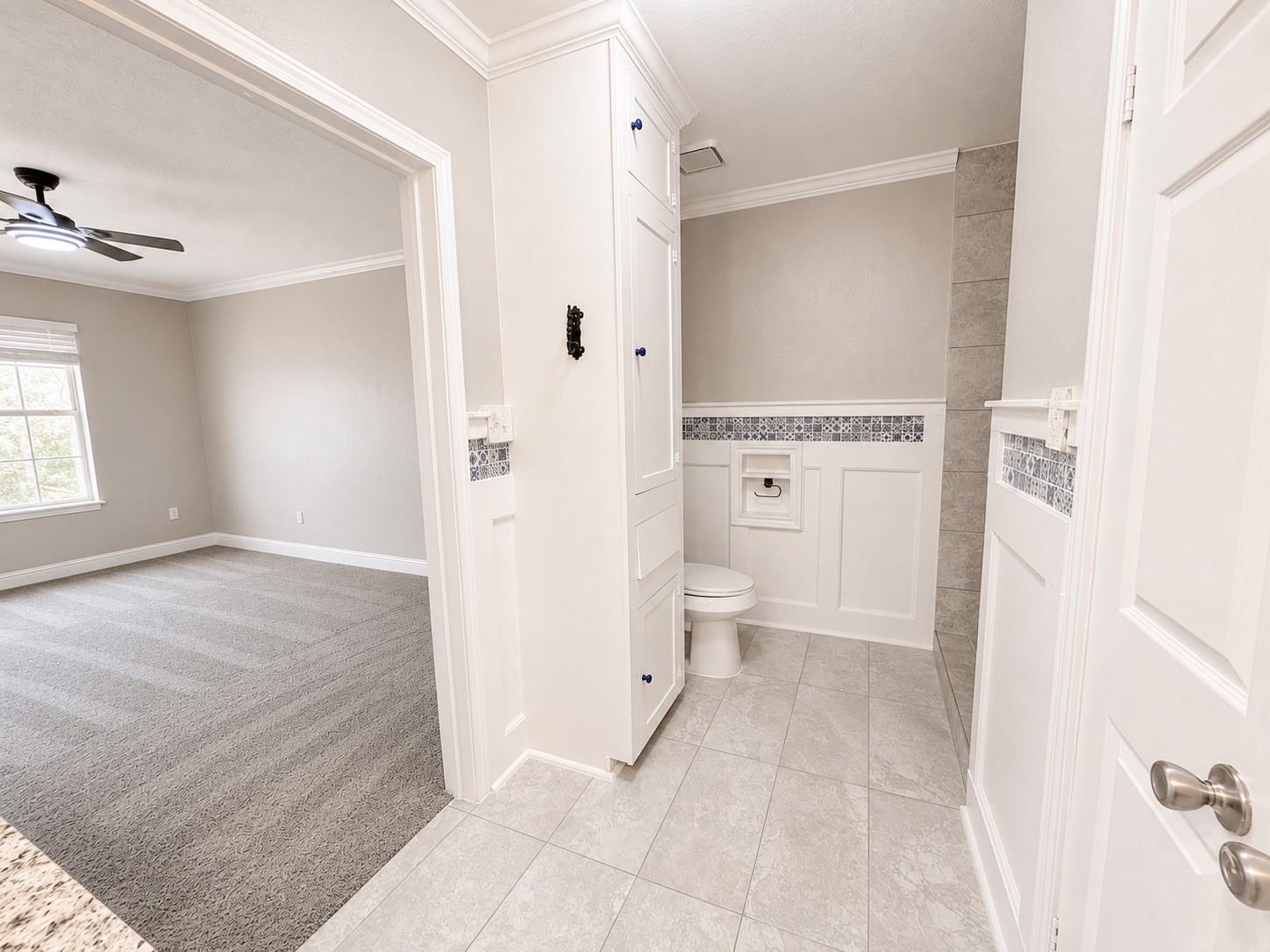 Image 3: Primary bath - all bedrooms have new carpets and f