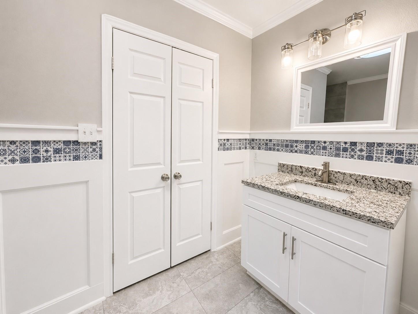 Image 4: Primary Bath