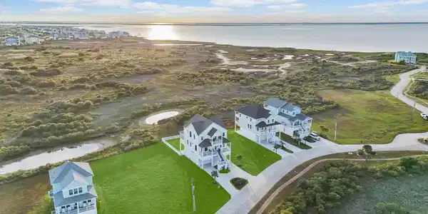 Image 3: Unobstructed panoramic views of the bay. A serene,
