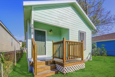 5418 Avenue M 1/2