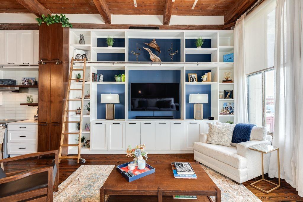 Image 2: Custom wall bookcase, floor to ceiling