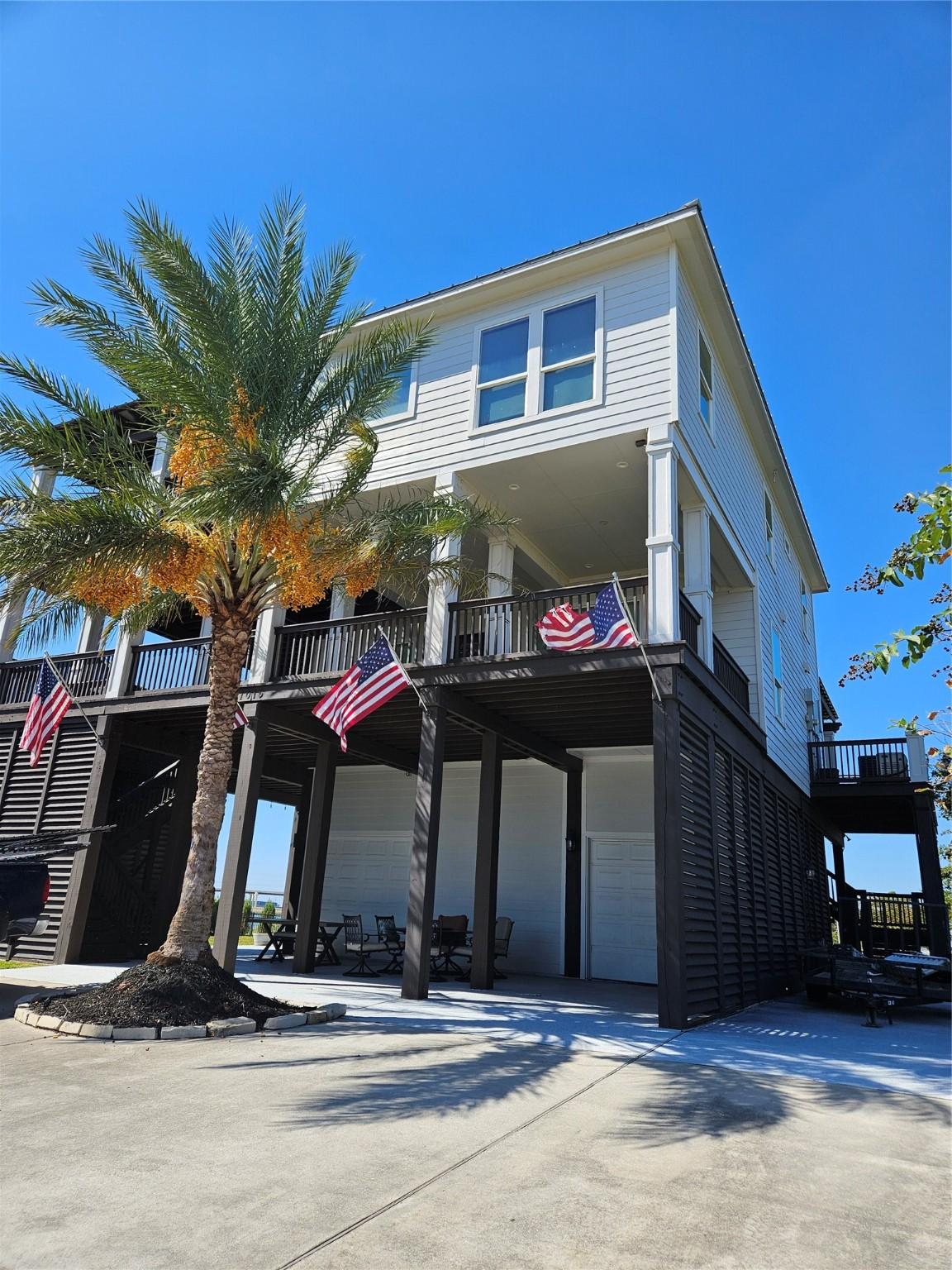 Image 2: New Exterior Paint Color