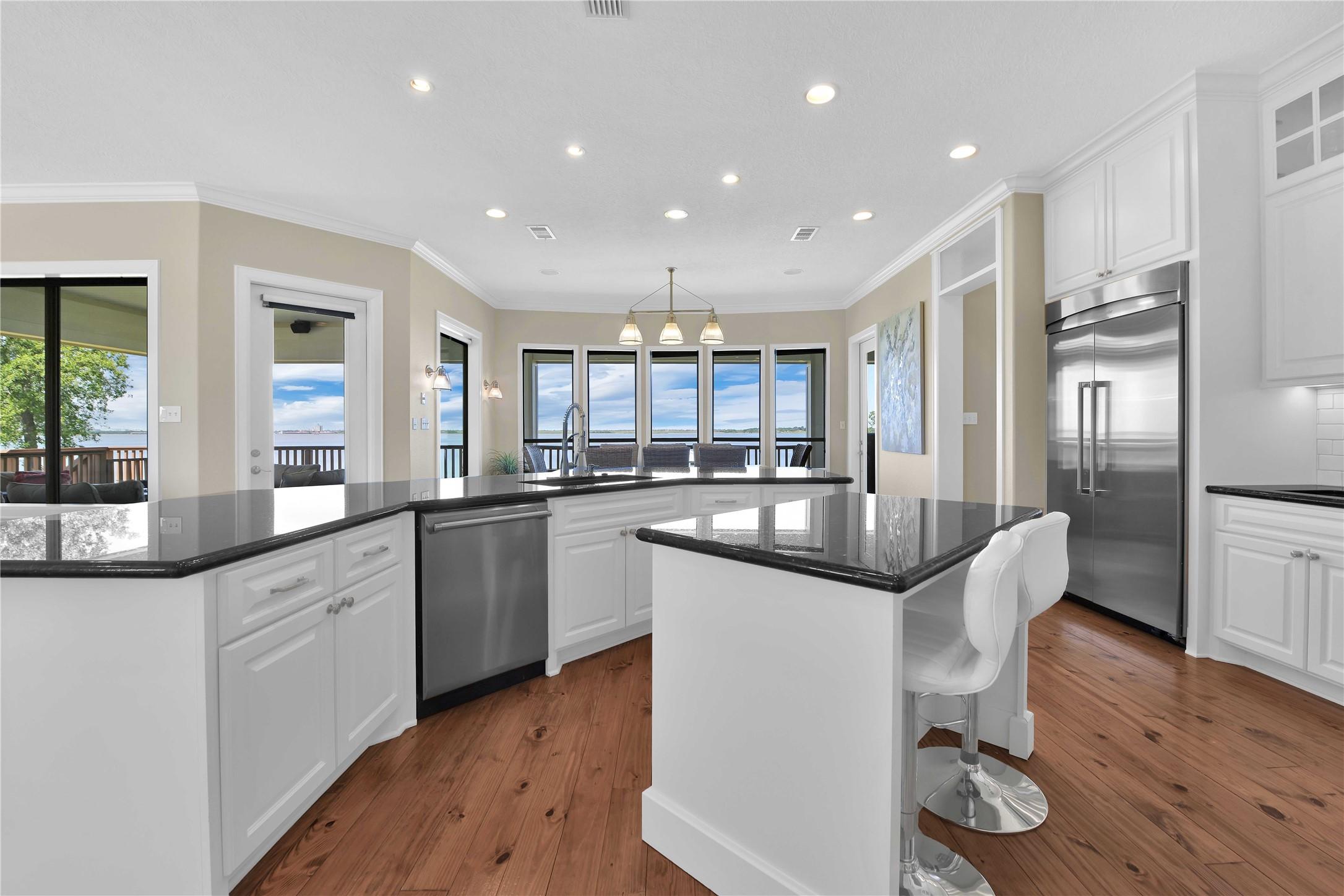 Image 4: Views everywhere!