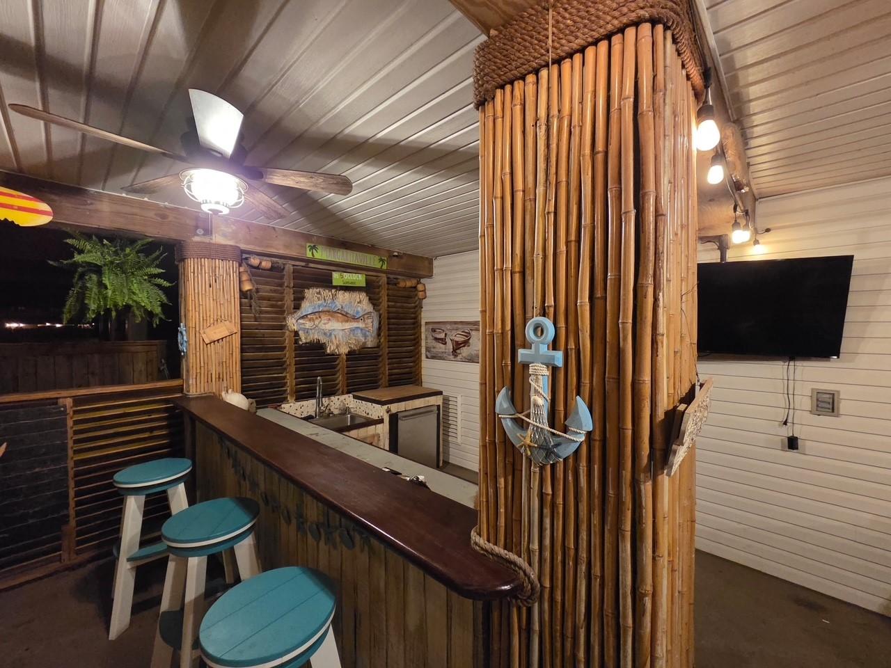 Image 2: bright lights for night/evening use of outdoor kit