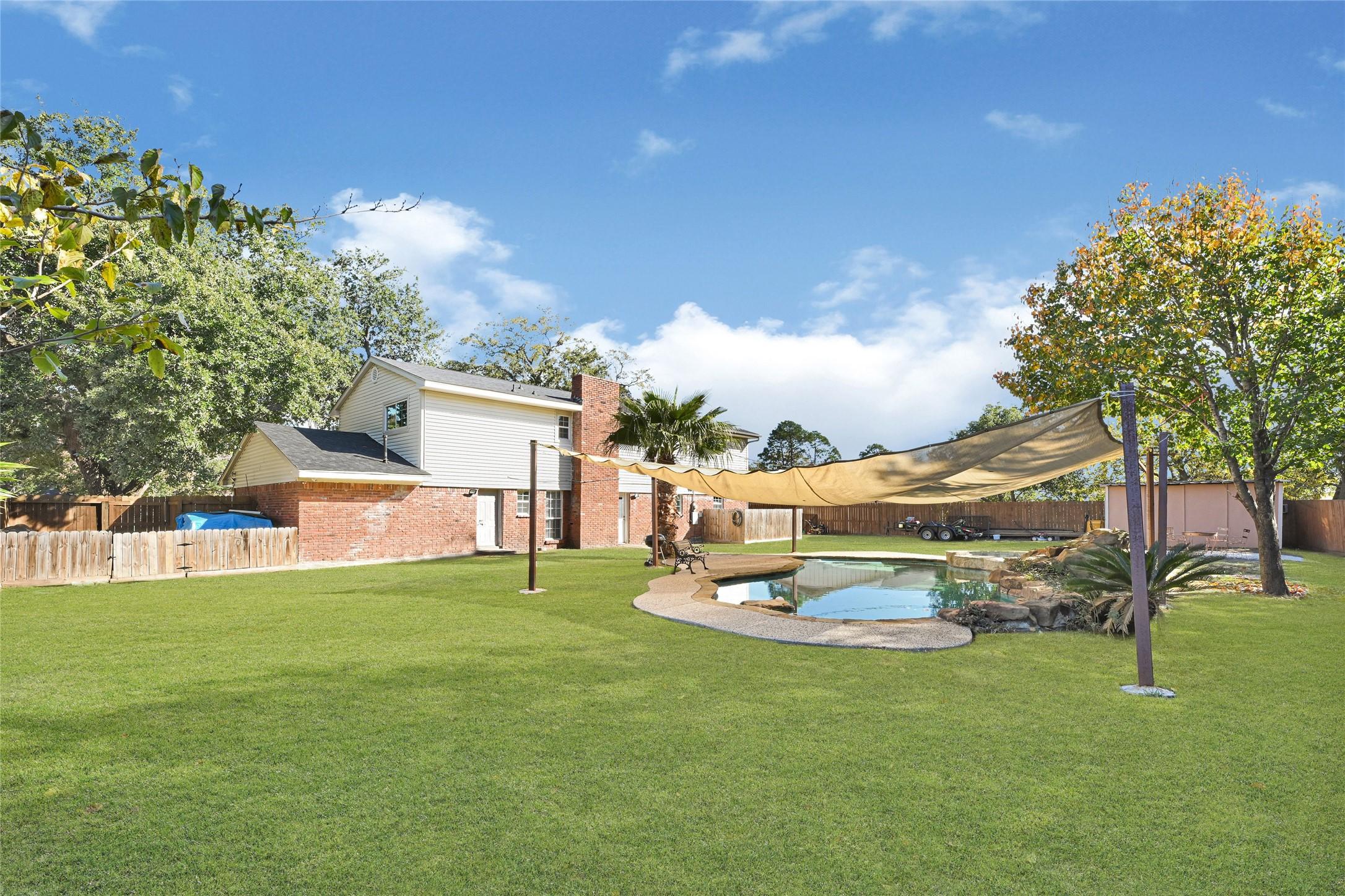 Image 4: Backyard paradise