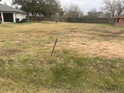 407 SHOREACRES Boulevard