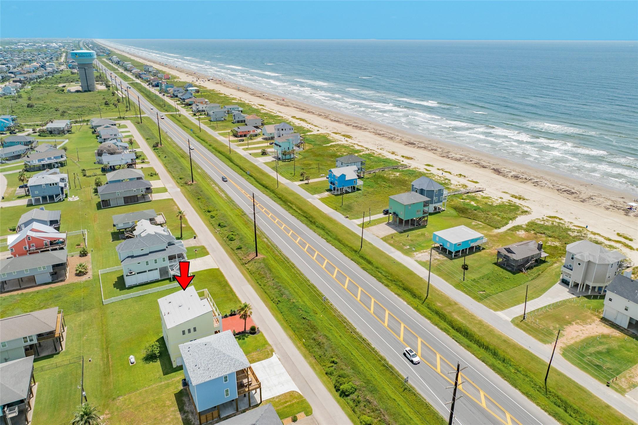 Image 2: Just a short walk away from the beach!