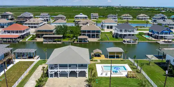 1140 Waterways Drive