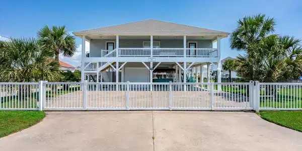 Image 2: Fresh exterior paint.  Perimeter aluminum fence wi