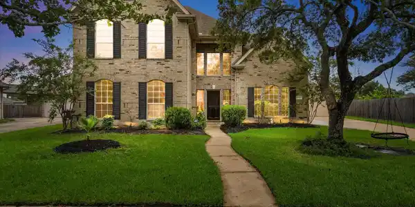 2606 Broussard Court