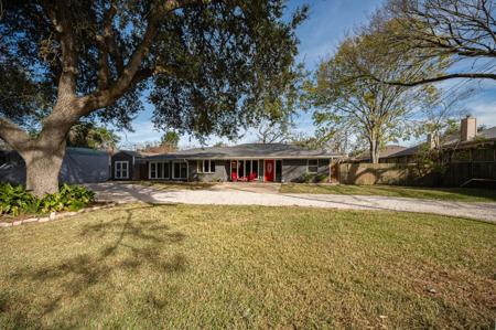 206 Texas Avenue