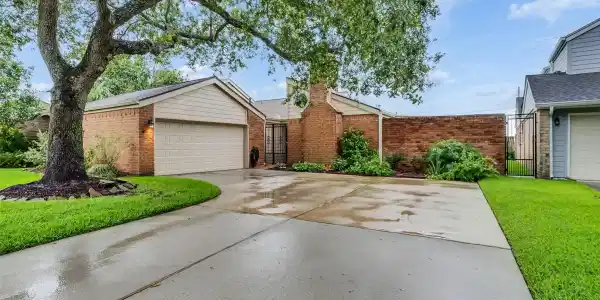 2362 College Green Drive