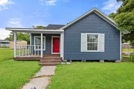 300 W Cleveland Street