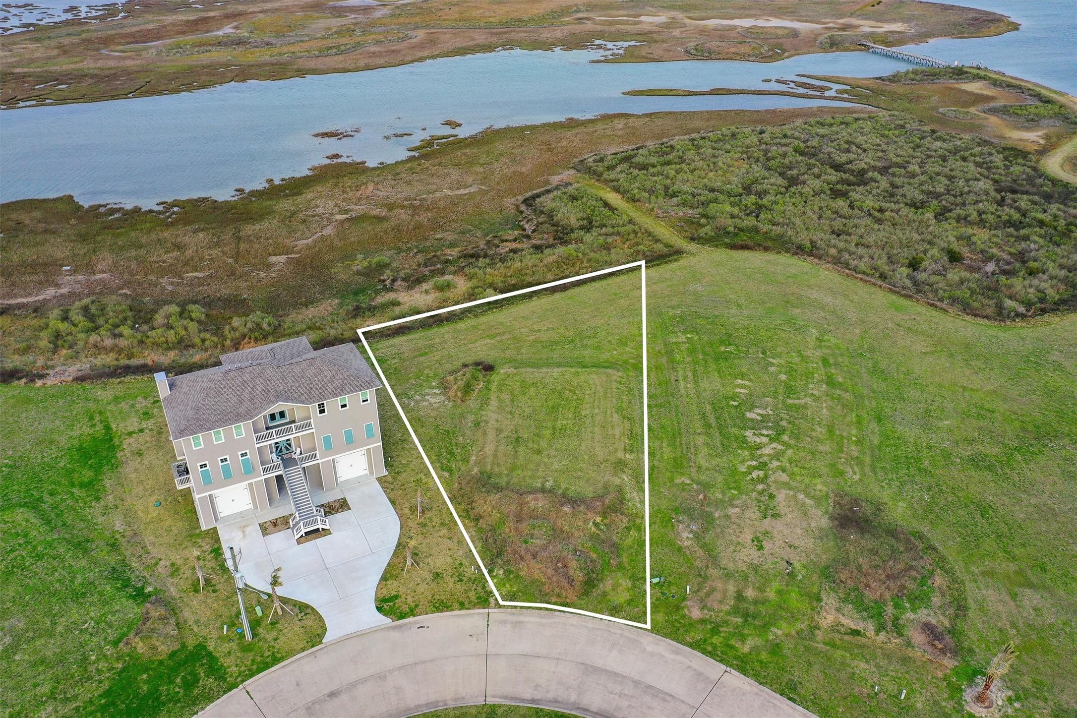 Image 2: *Lot lines are estimates. Refer to survey or plat.