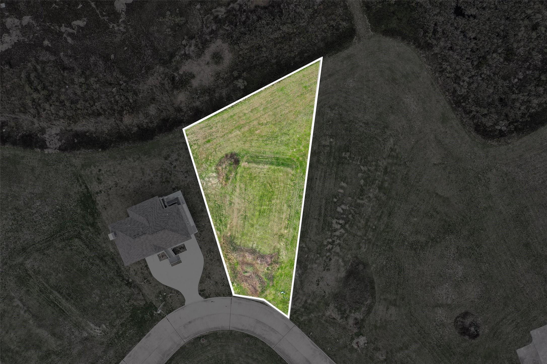 Image 4: *Lot lines are estimates. Refer to survey or plat.