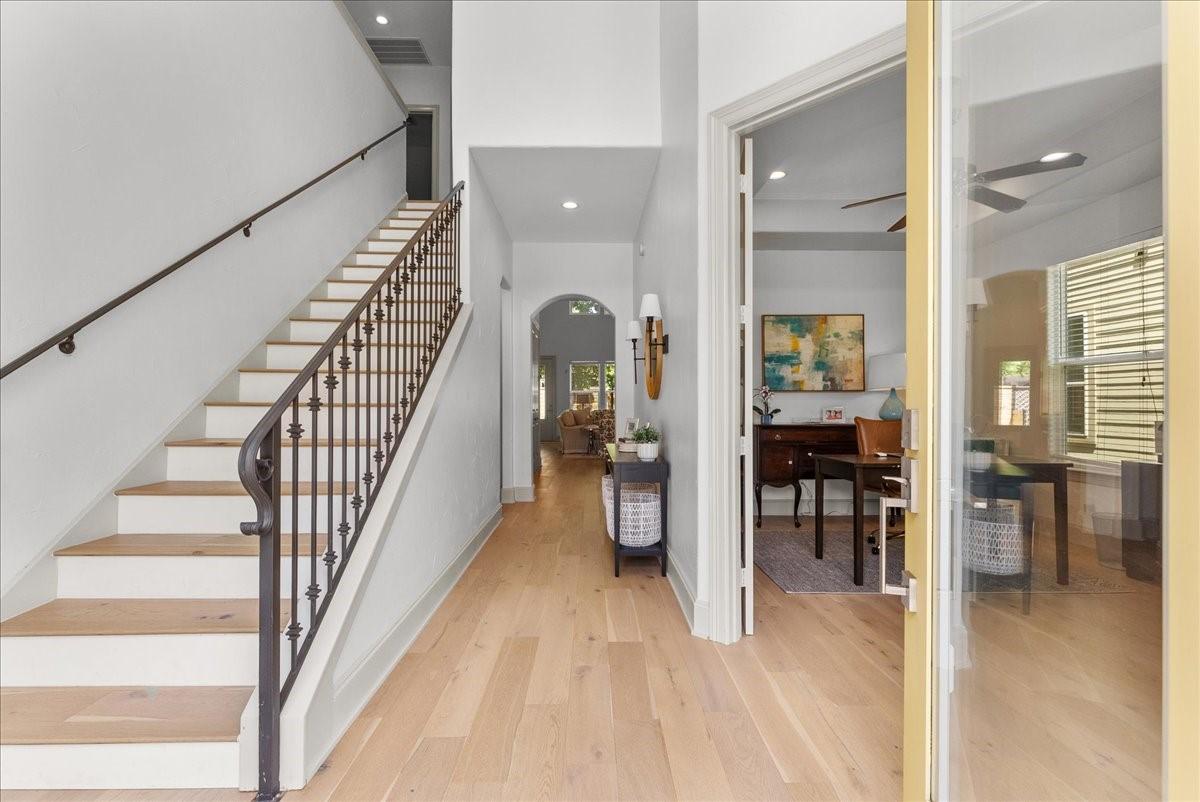 Image 3: The beautiful 2 story entry welcomes you home with