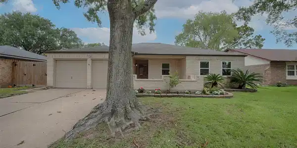 711 Voyager Drive