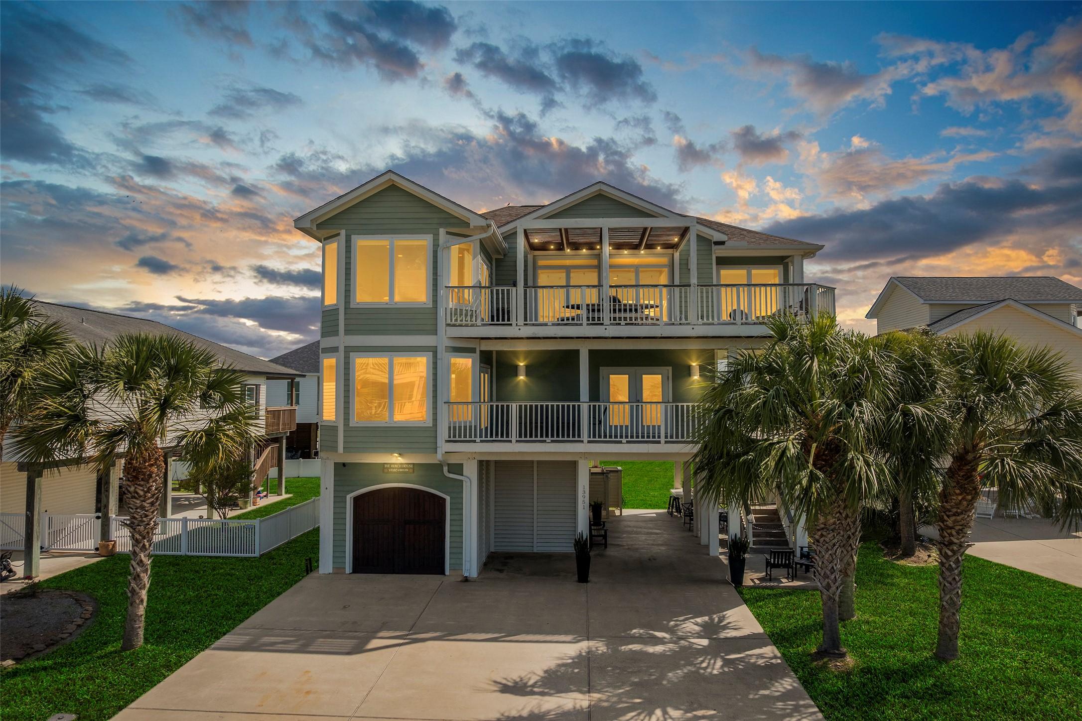 Image 1: Gorgeous, flexible 5bed/3.5bath home in desirable