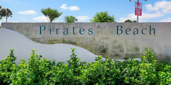 Image 4: Desirable Pirates Beach!