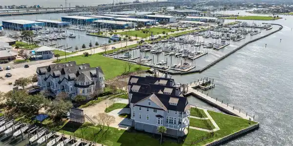 2447 Lakewood Pointe