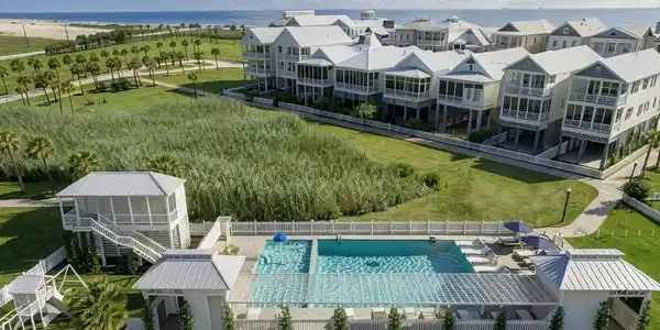 Image 4: The proposed Beachtown pool is located just steps