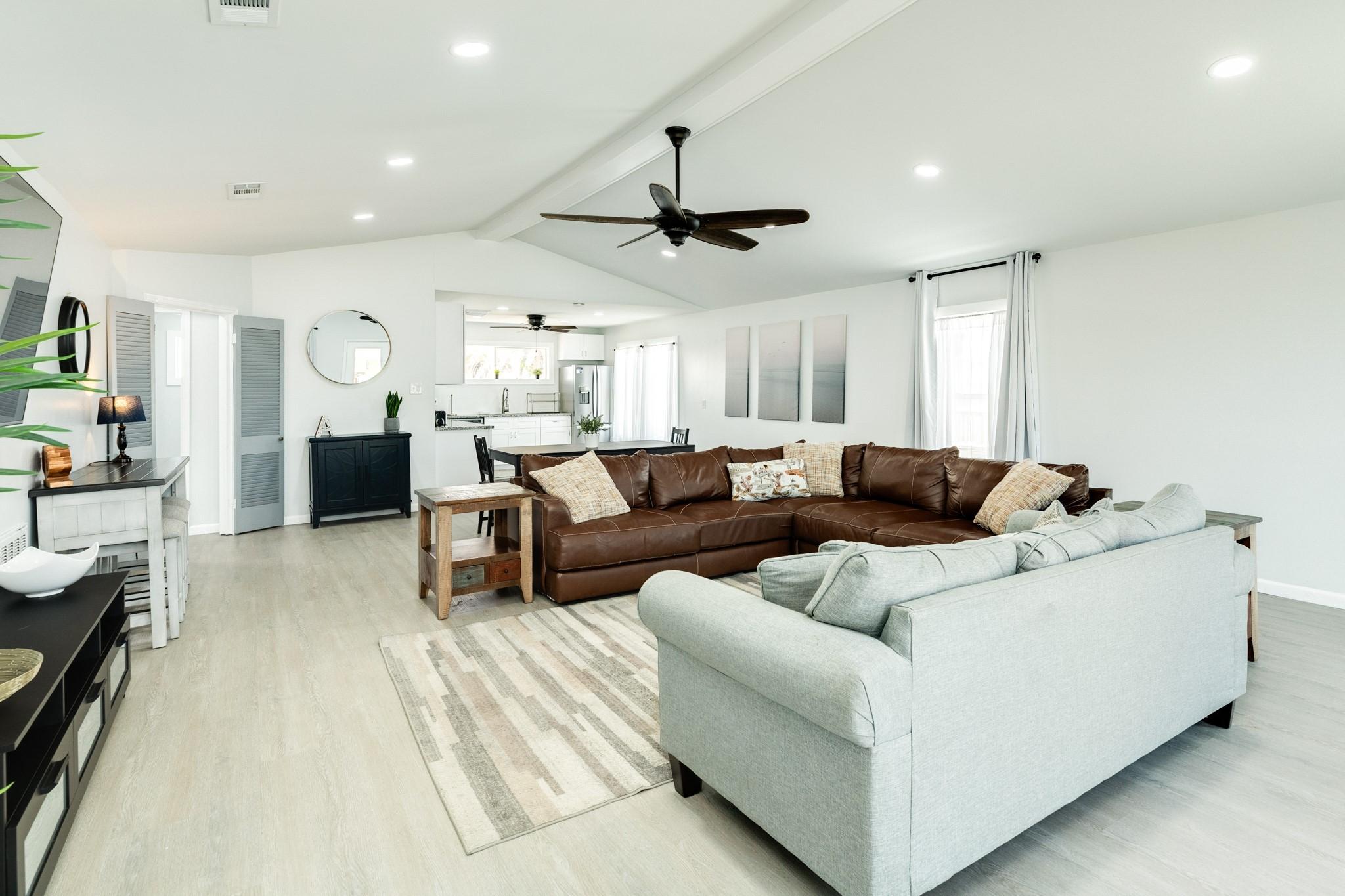 Image 2: Living Room to Kitchen View &ndash; Seamless flow from t