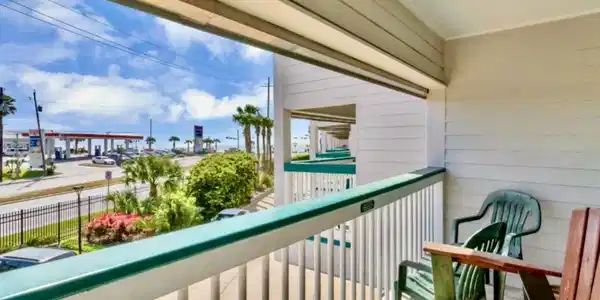 6102 Seawall Blvd